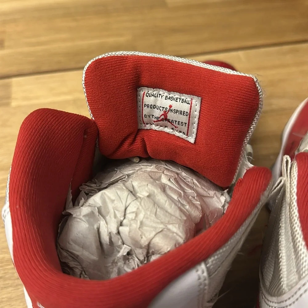 JORDAN 11 retro cherry red
